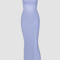 - Vestido sin espalda