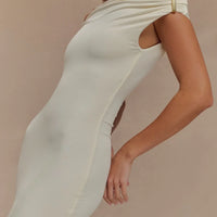 - Vestido largo ajustado