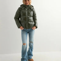 - Abrigo de plumas brillo