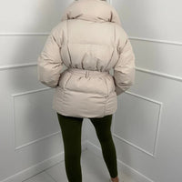 - Abrigo Acogedor y Chic