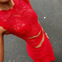 - Ropa de Encaje Elegante