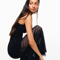 - Vestido largo con tirantes