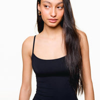 - Vestido largo con tirantes