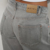 - Jeans de tiro bajo