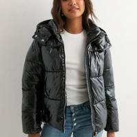 - Abrigo de plumas brillo