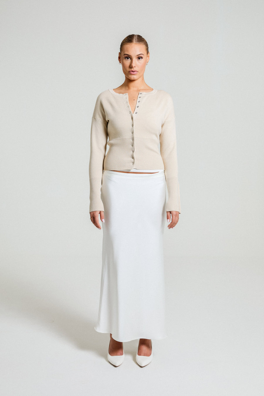 - Cárdigan abotonado