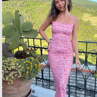 - Vestido sin espalda