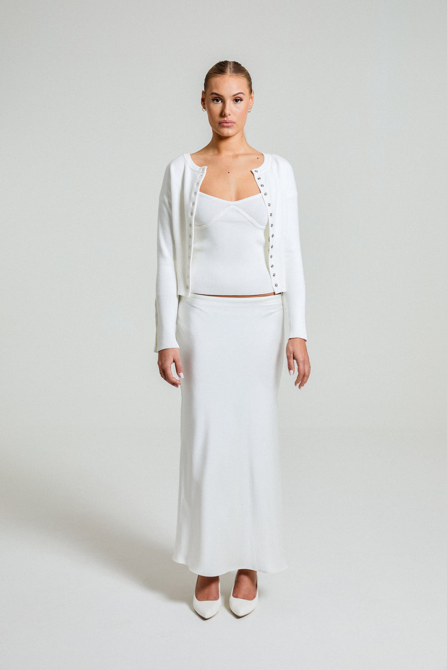 - Cárdigan abotonado