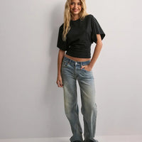 - Camiseta de manga ancha