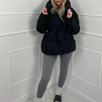 - Abrigo Acogedor y Chic