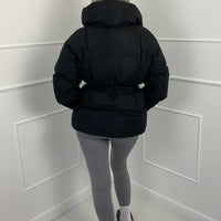 - Abrigo Acogedor y Chic