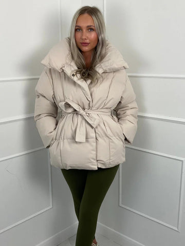 - Abrigo Acogedor y Chic