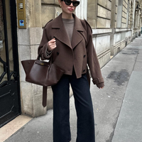 - Abrigo de lana cinturón