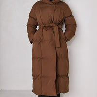 - Abrigo largo acolchado