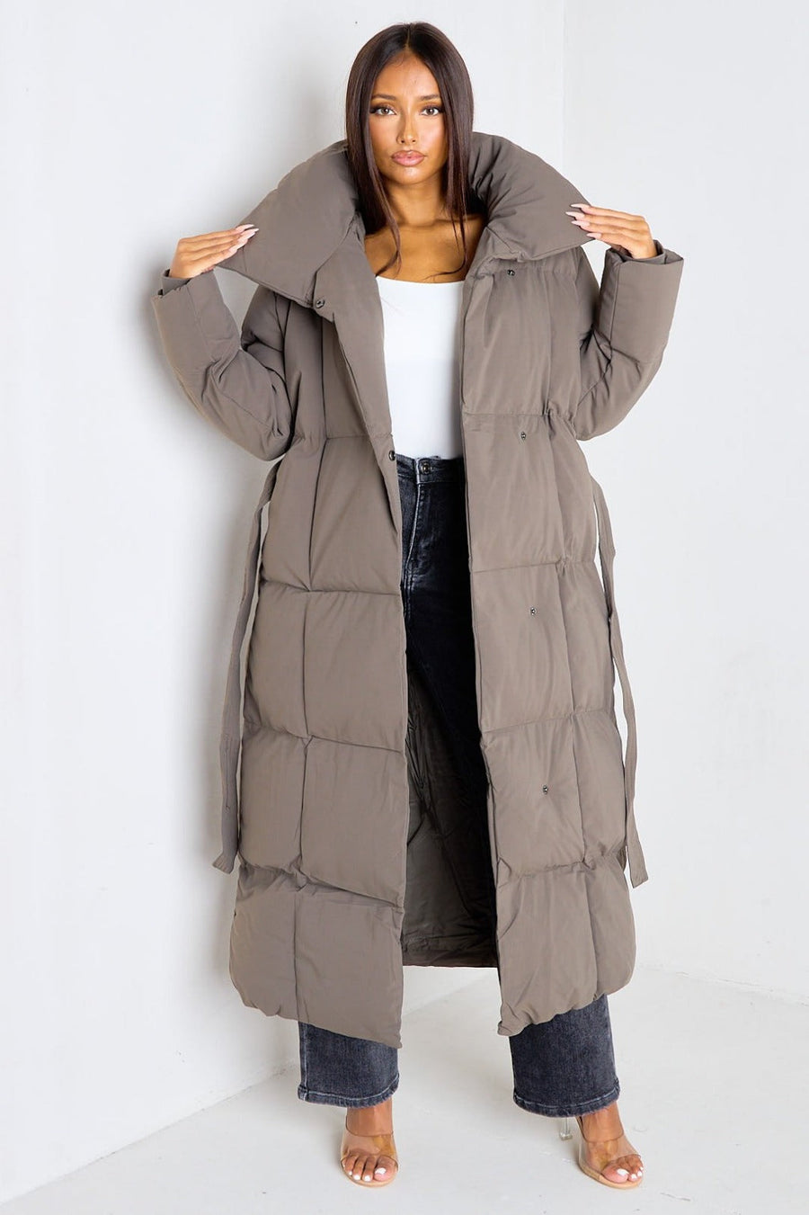 - Abrigo largo acolchado