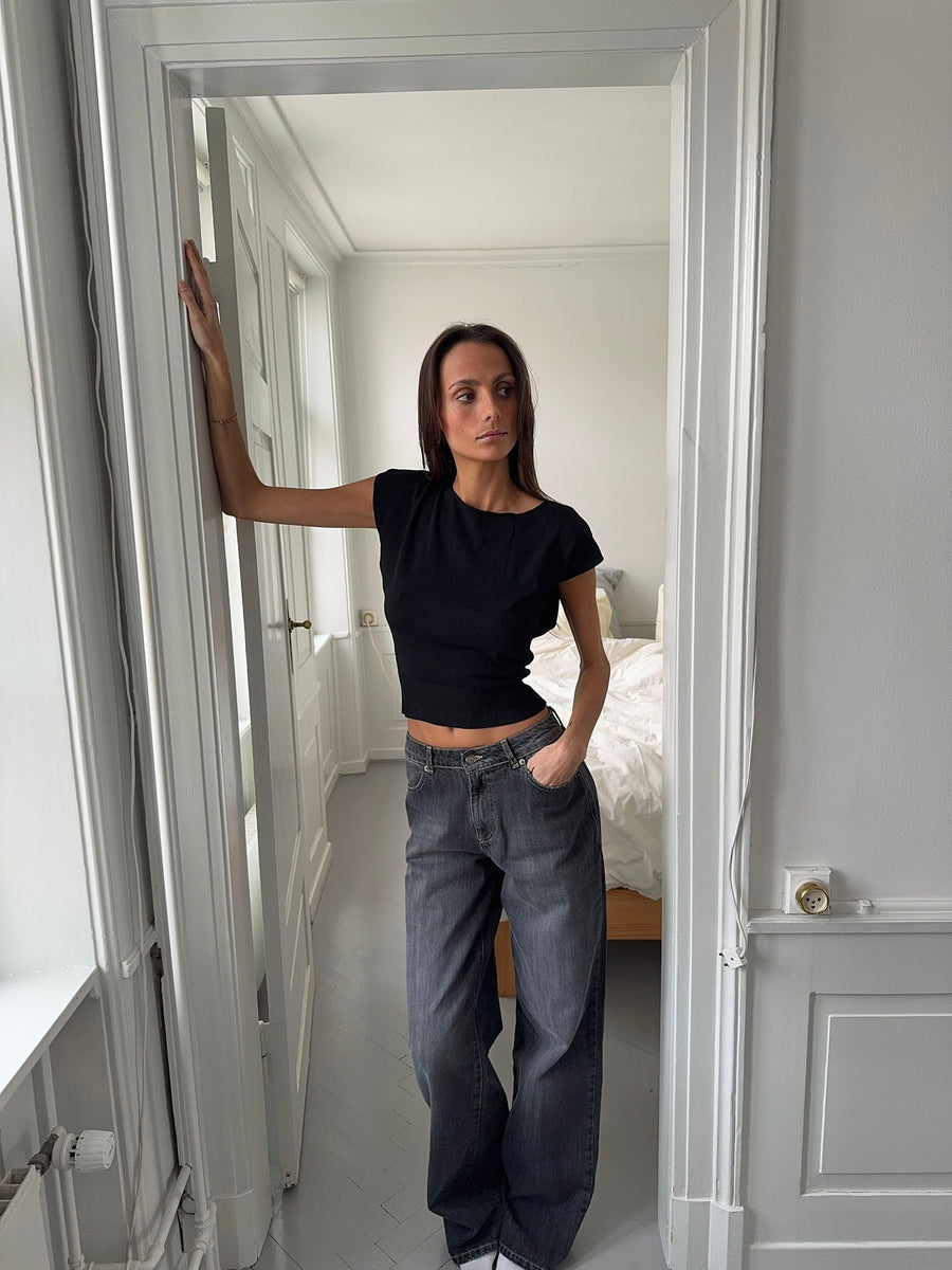 - Camiseta de manga corta